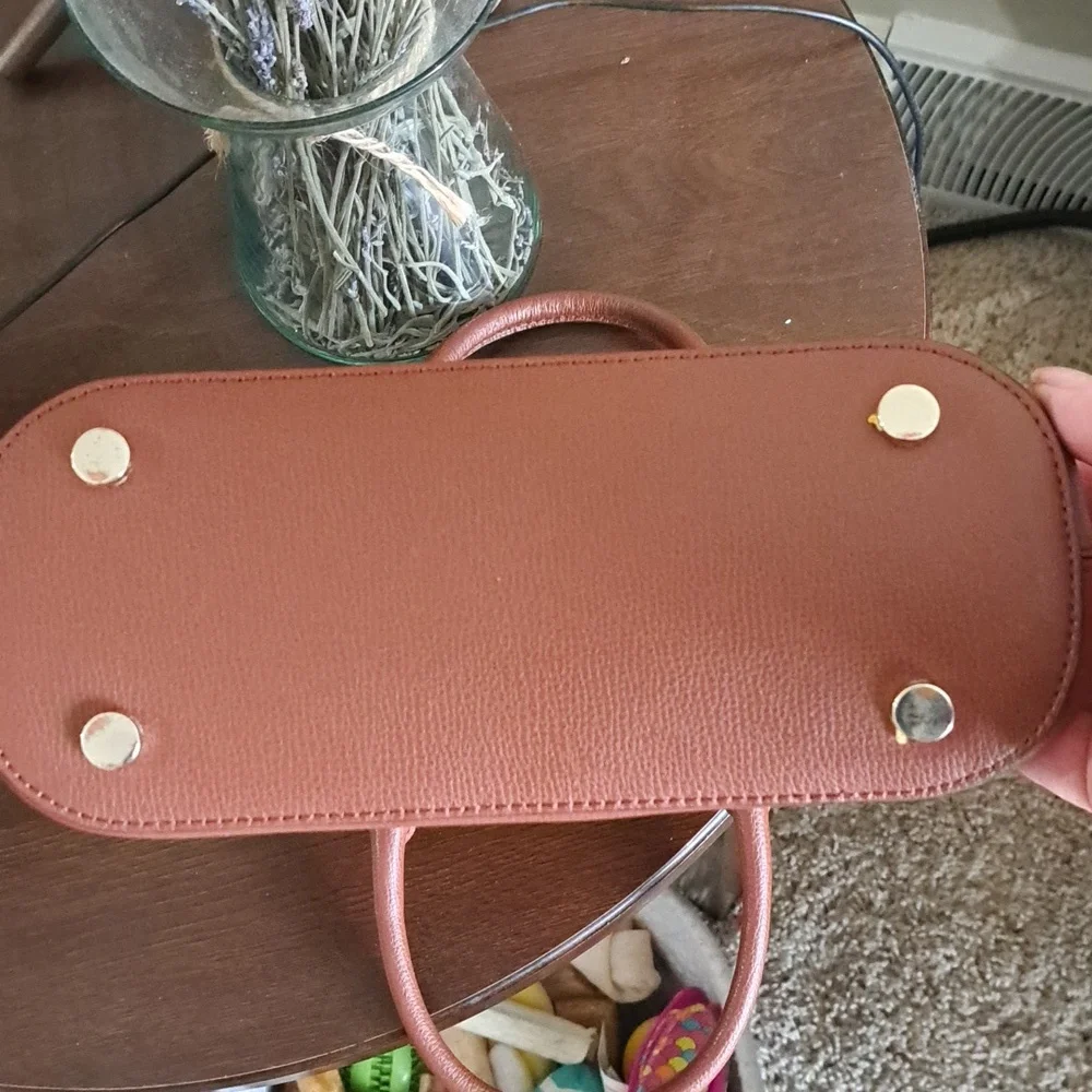 Perfect condition Kate Spade small dome crossbody / handbag